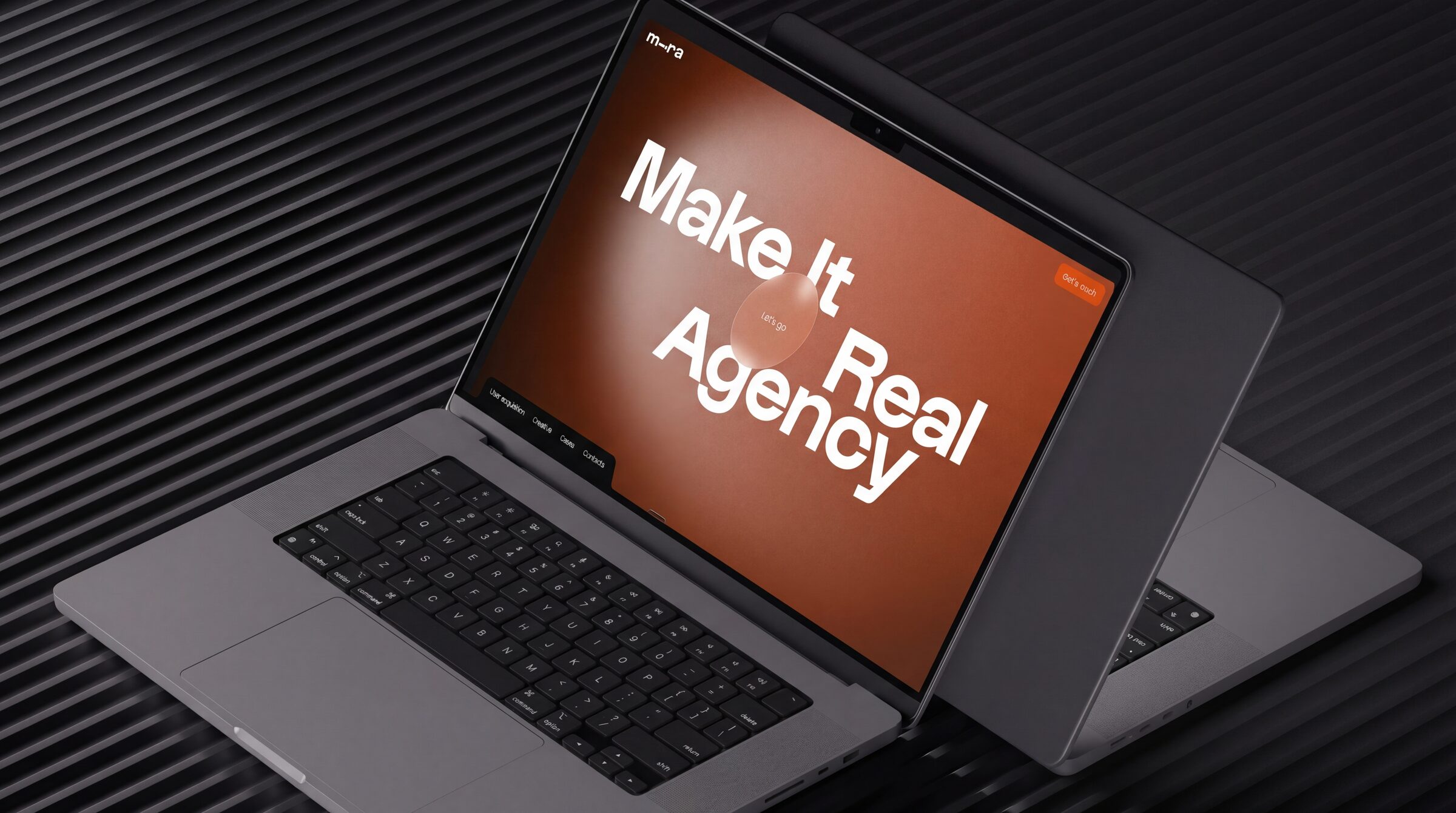 MIRA на MacBook — вид сбоку